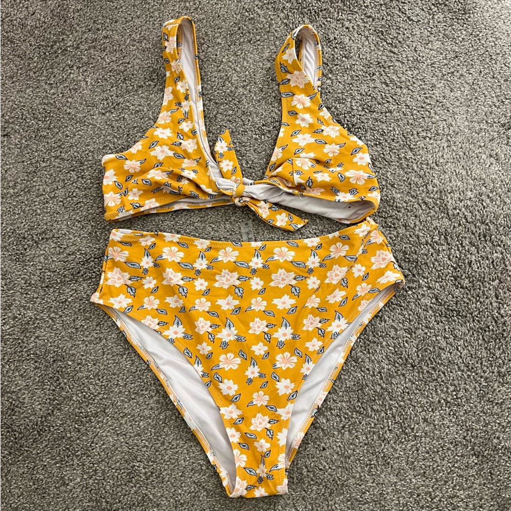 Cuspshe Twist Top Two piece bathing suit